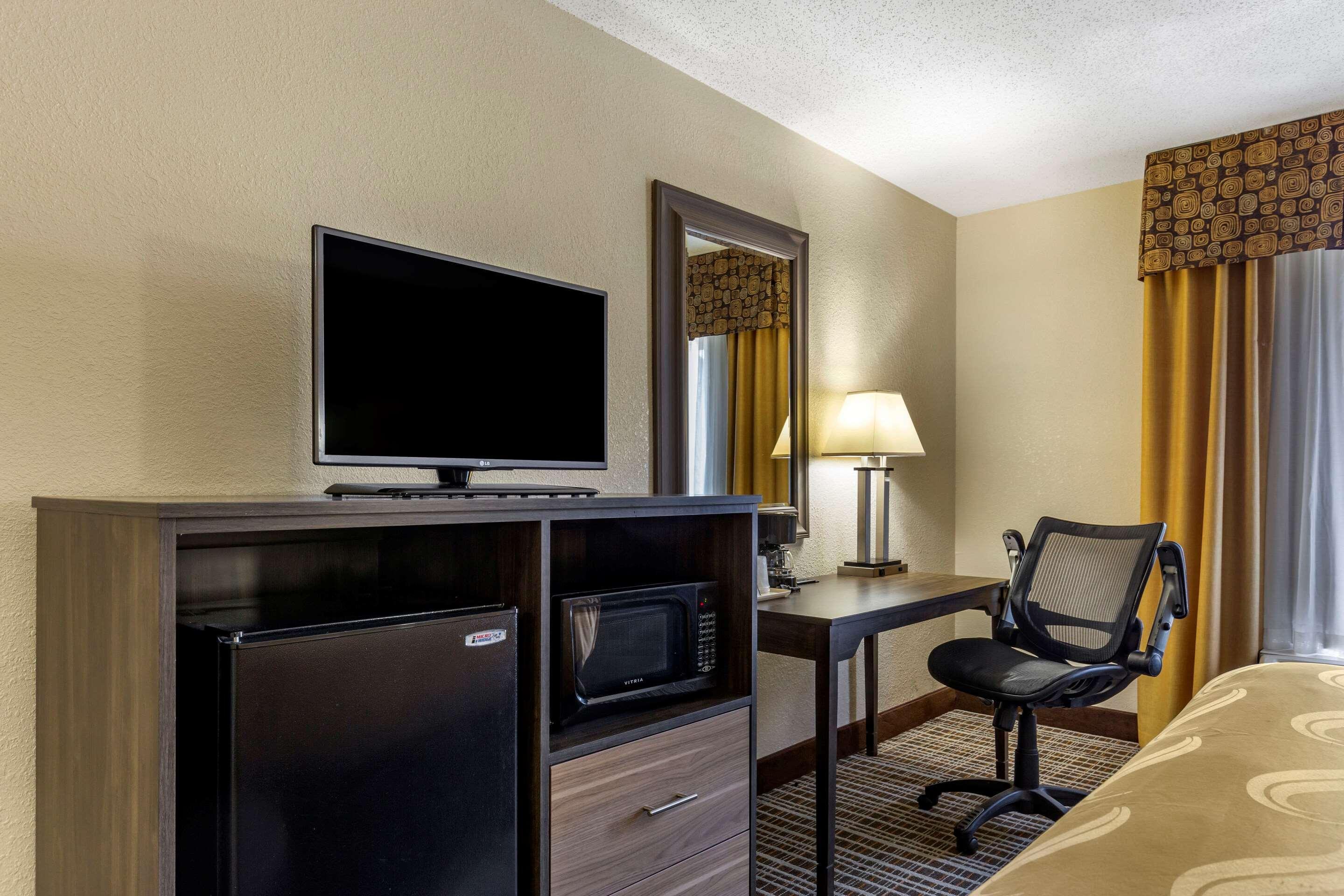 Quality Inn & Suites - Greensboro-High Point Ngoại thất bức ảnh