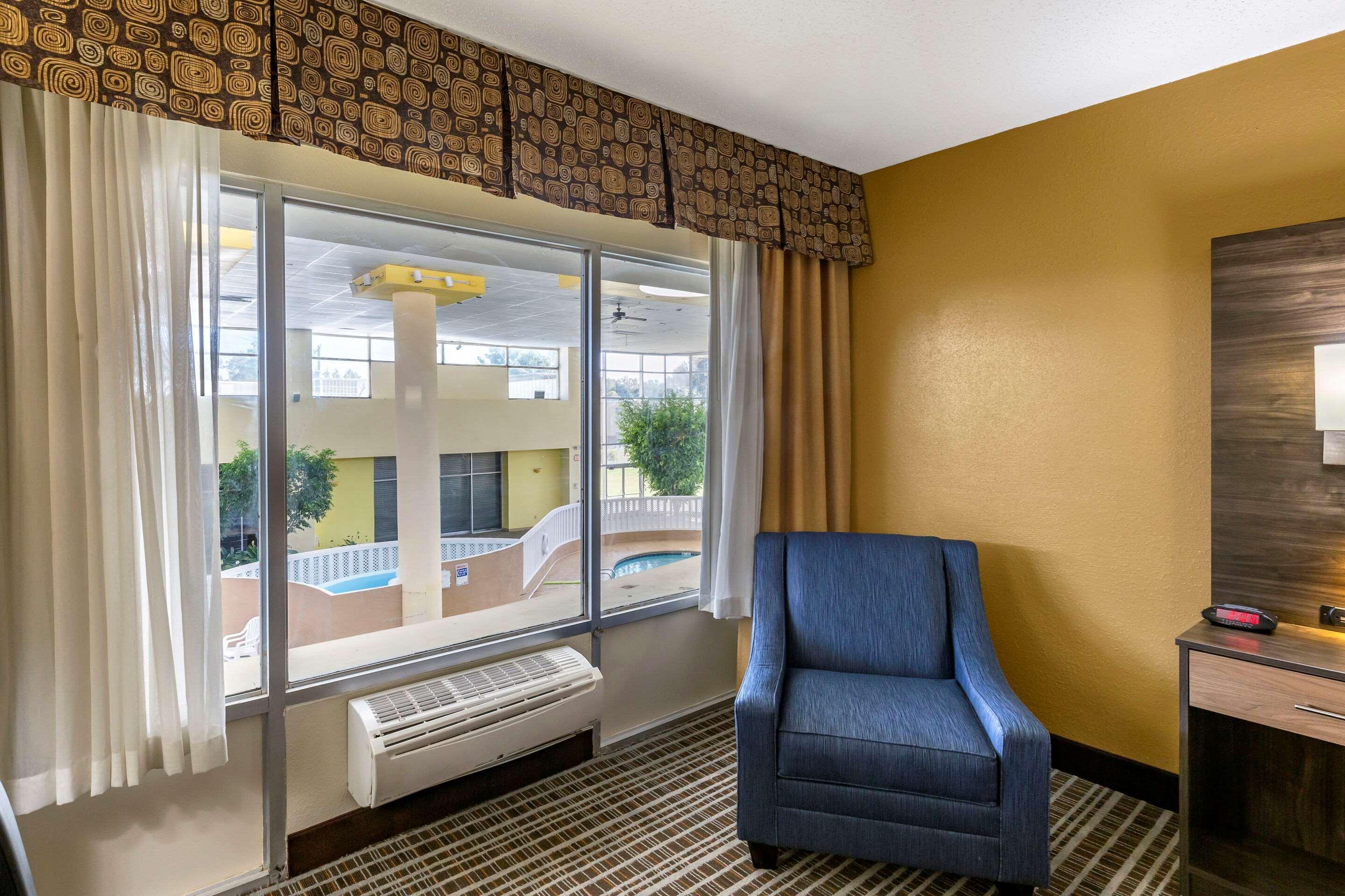 Quality Inn & Suites - Greensboro-High Point Ngoại thất bức ảnh