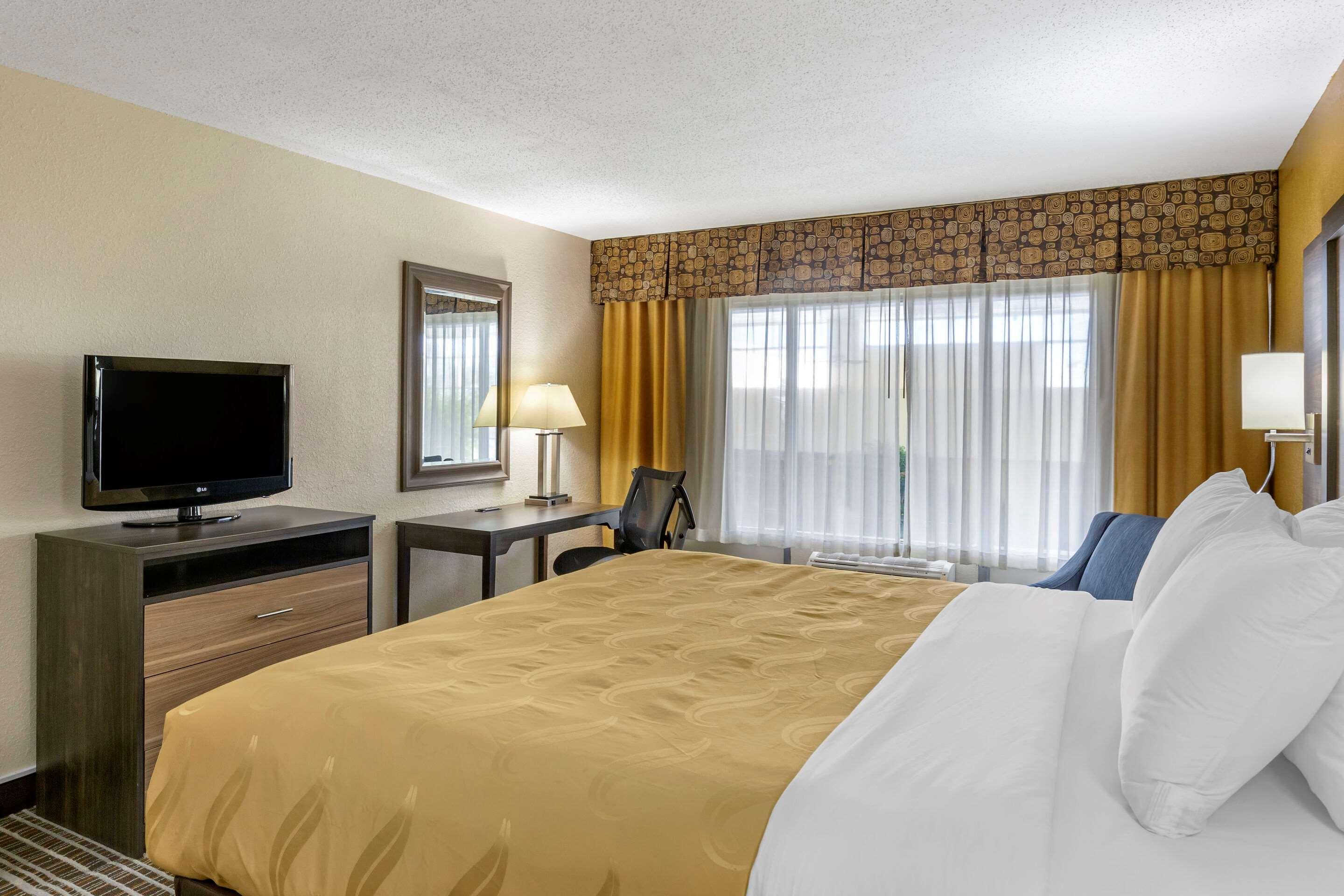 Quality Inn & Suites - Greensboro-High Point Ngoại thất bức ảnh