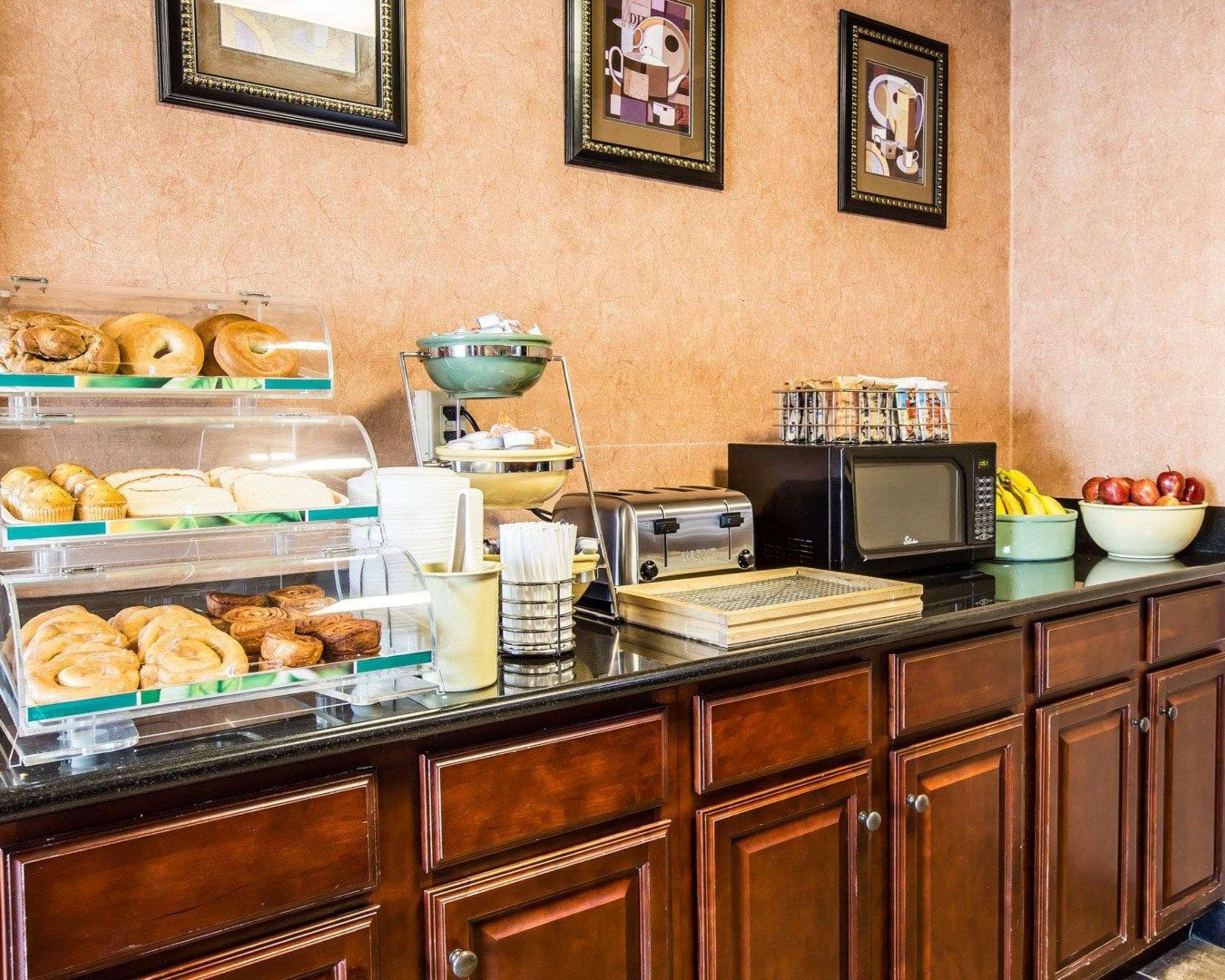 Quality Inn & Suites - Greensboro-High Point Ngoại thất bức ảnh
