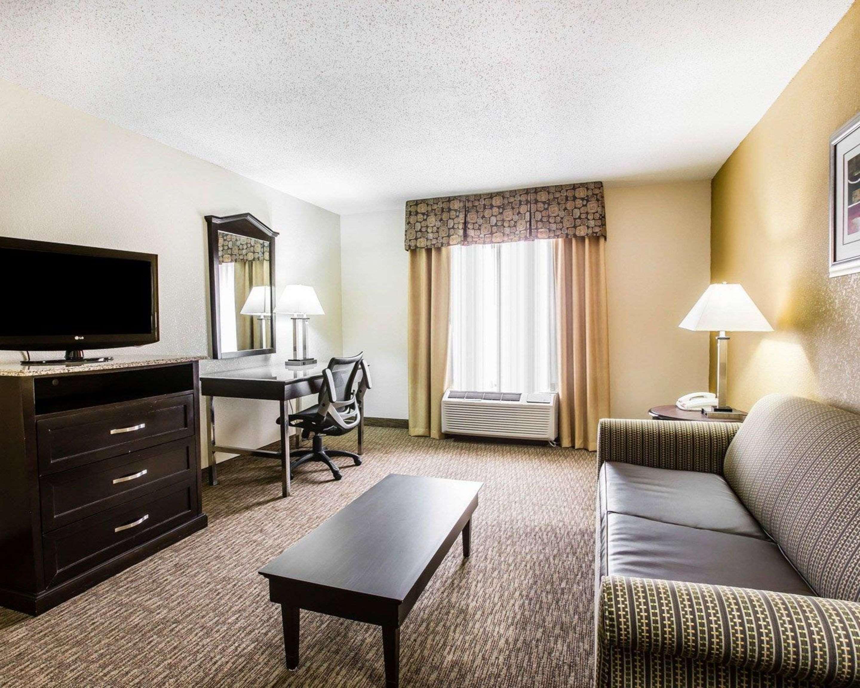 Quality Inn & Suites - Greensboro-High Point Ngoại thất bức ảnh