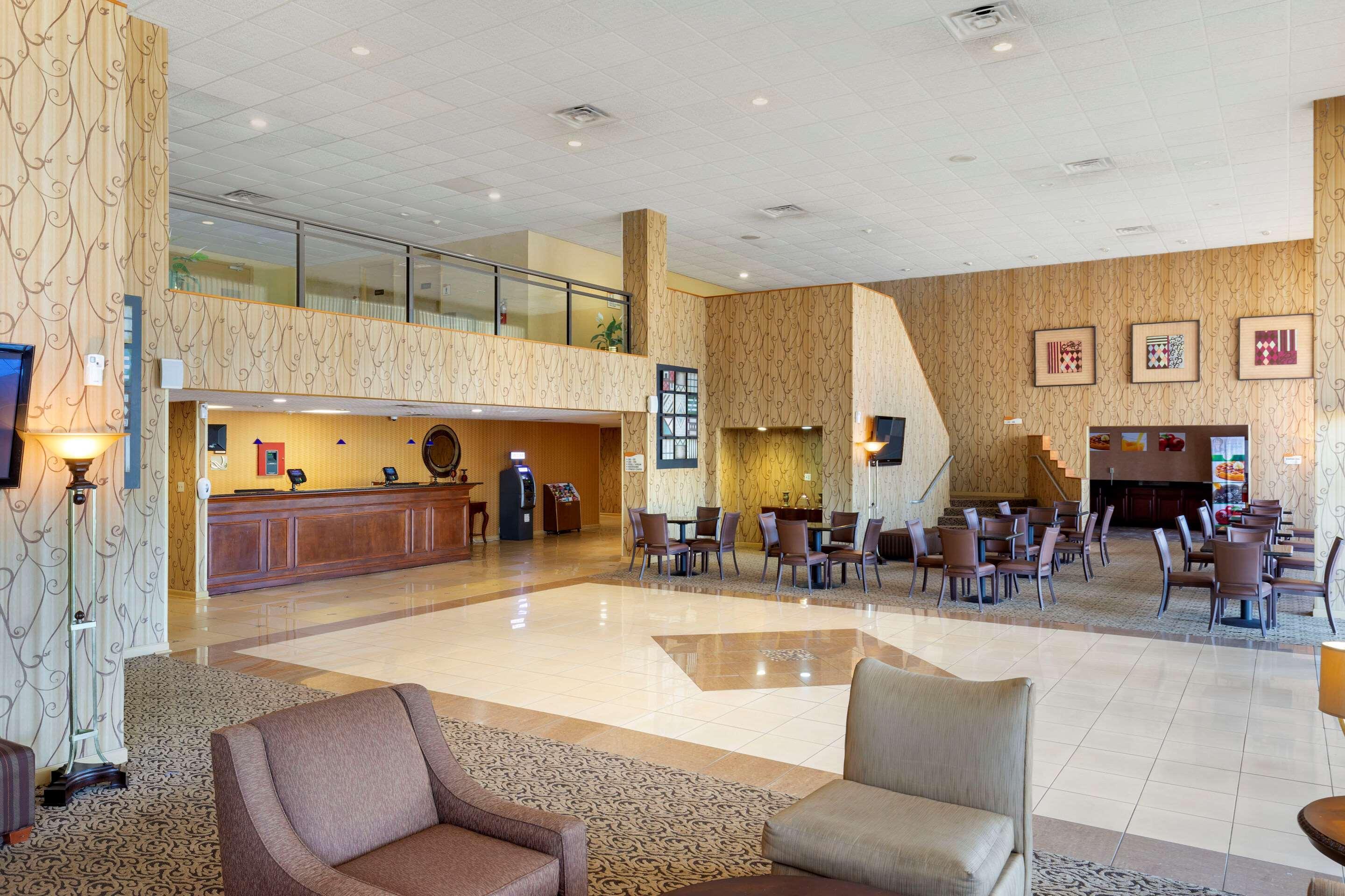 Quality Inn & Suites - Greensboro-High Point Ngoại thất bức ảnh