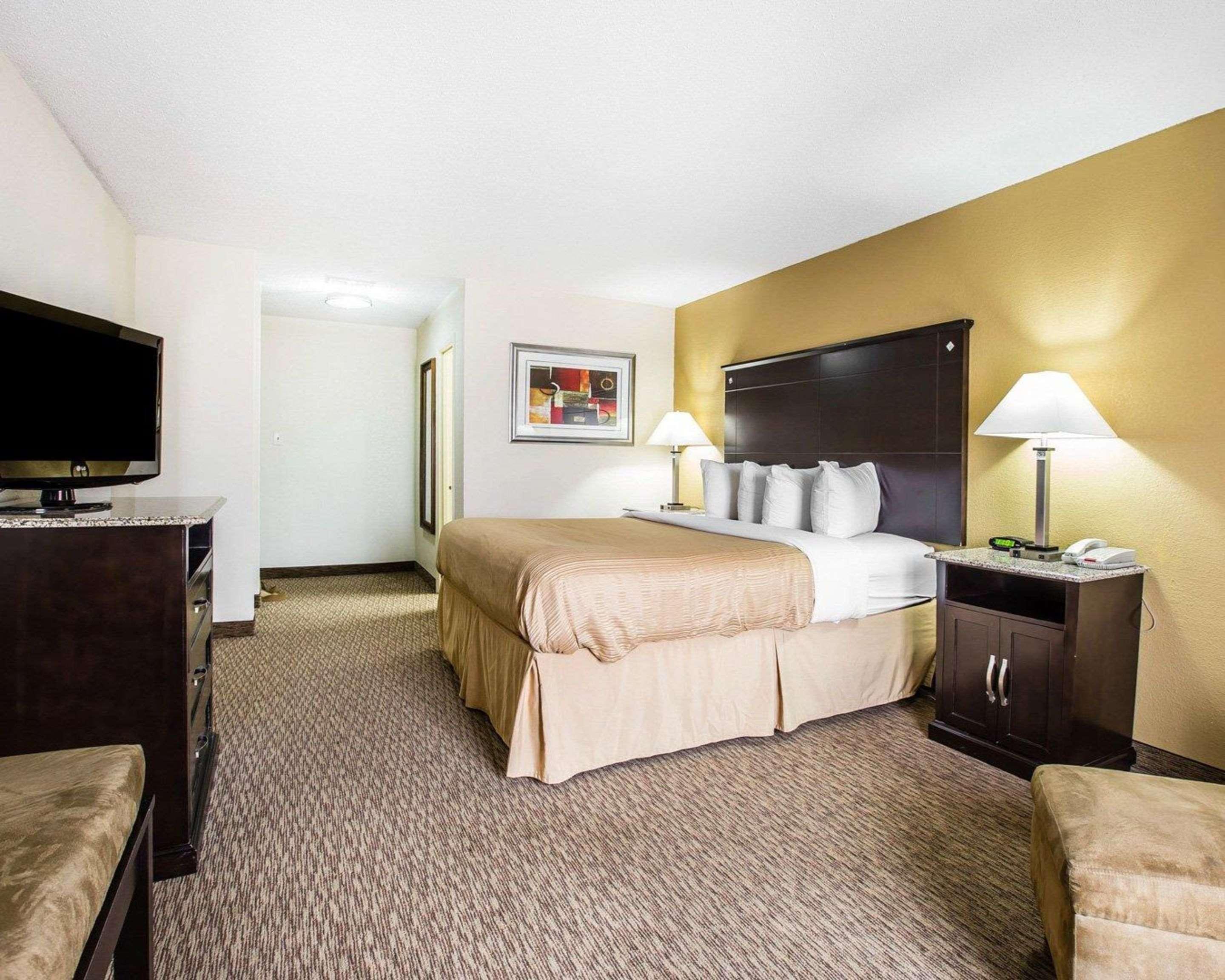 Quality Inn & Suites - Greensboro-High Point Ngoại thất bức ảnh