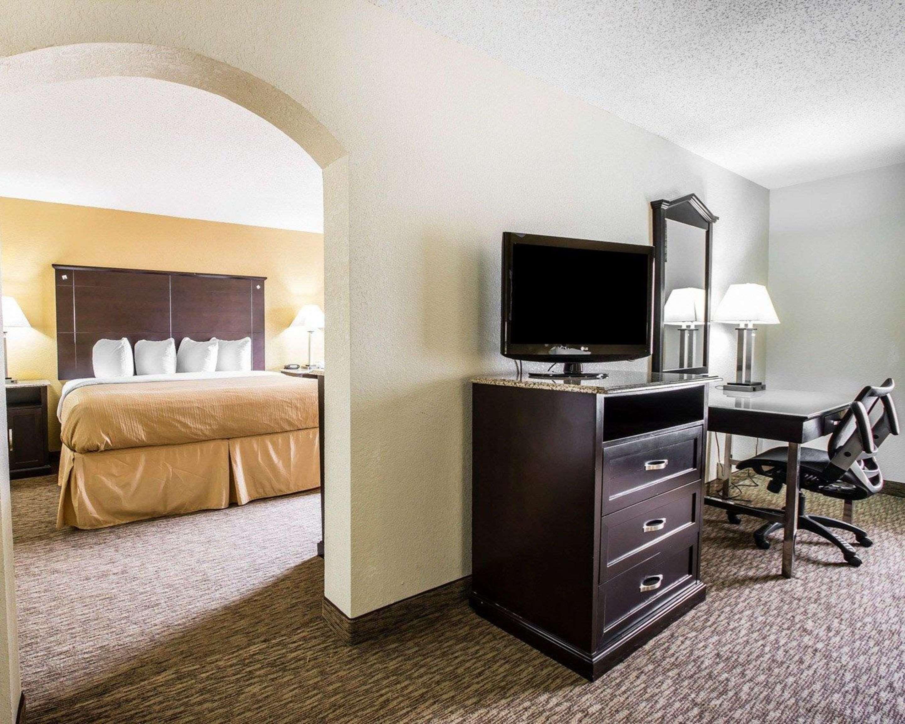 Quality Inn & Suites - Greensboro-High Point Ngoại thất bức ảnh