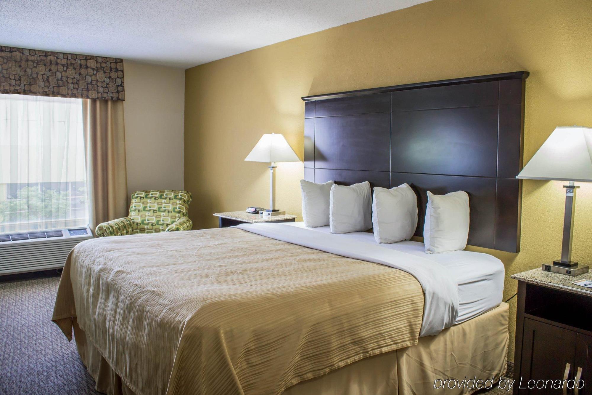 Quality Inn & Suites - Greensboro-High Point Ngoại thất bức ảnh