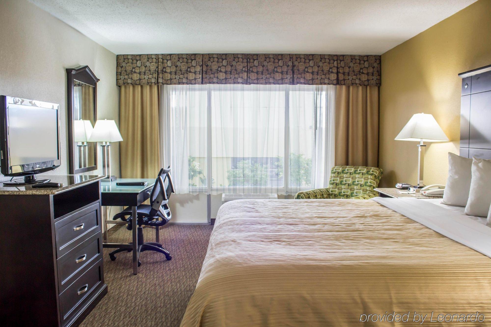 Quality Inn & Suites - Greensboro-High Point Ngoại thất bức ảnh