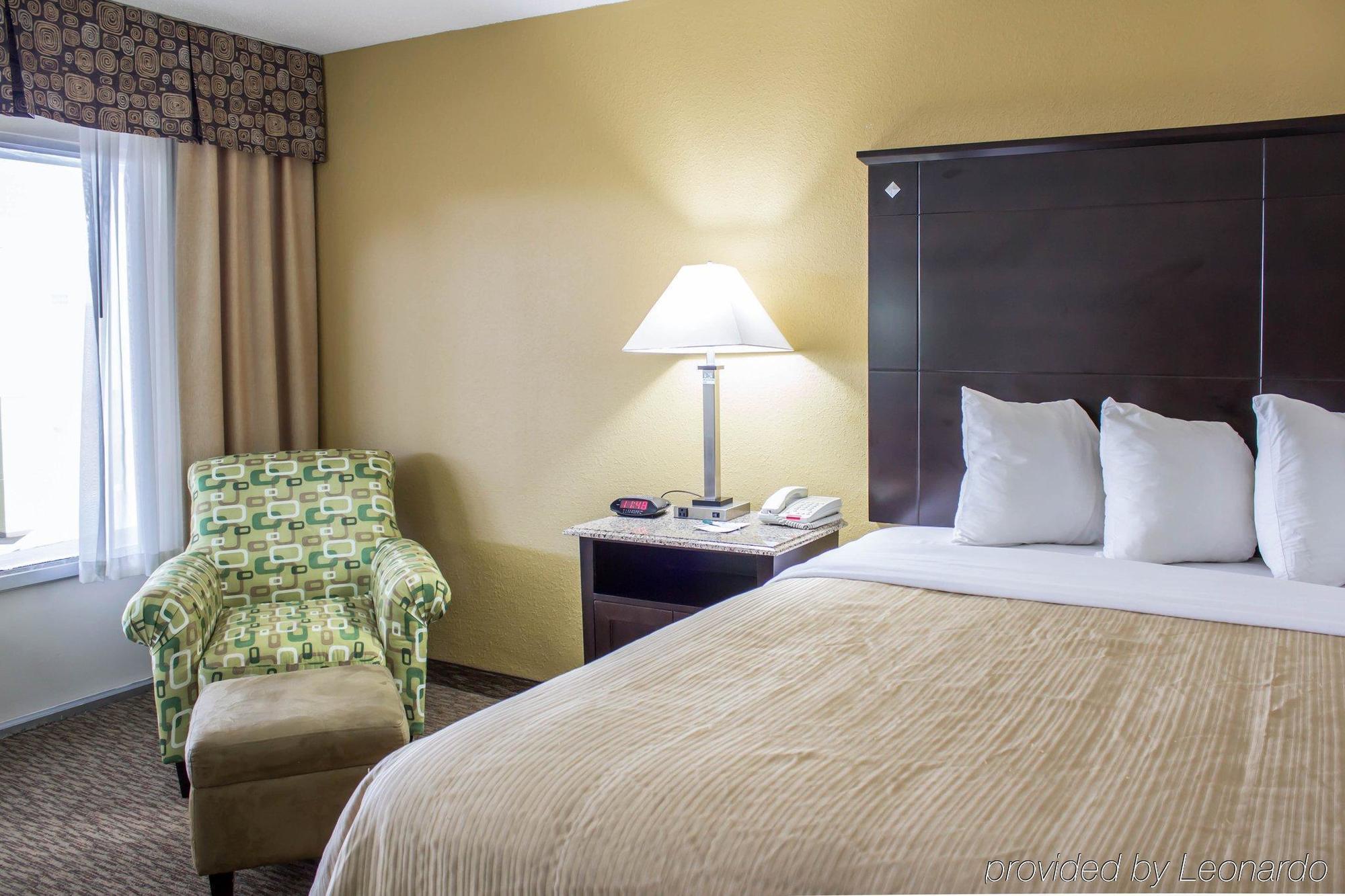 Quality Inn & Suites - Greensboro-High Point Ngoại thất bức ảnh